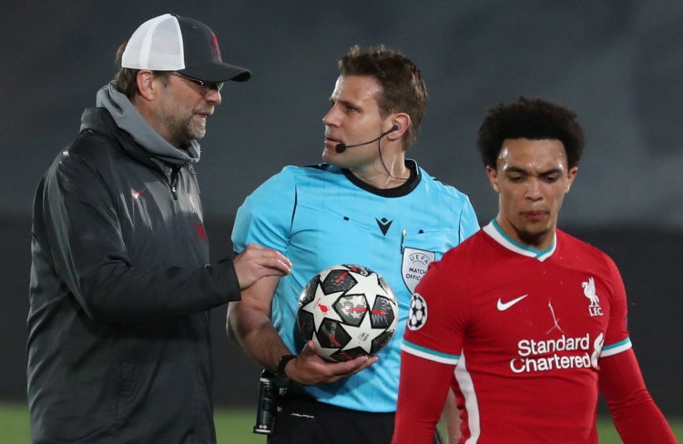 记者：莱比锡预计将接受纽卡对谢什科的9000万欧报价