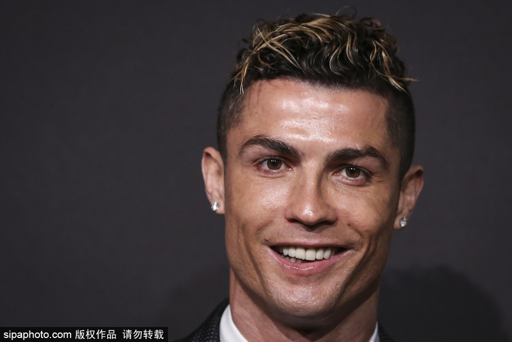 半场战报：多特0-1勒沃库森，马扎破门，格里马尔多助攻（半场战况：勒沃库森暂1-0领先多特，格里马尔多助攻马扎破门）