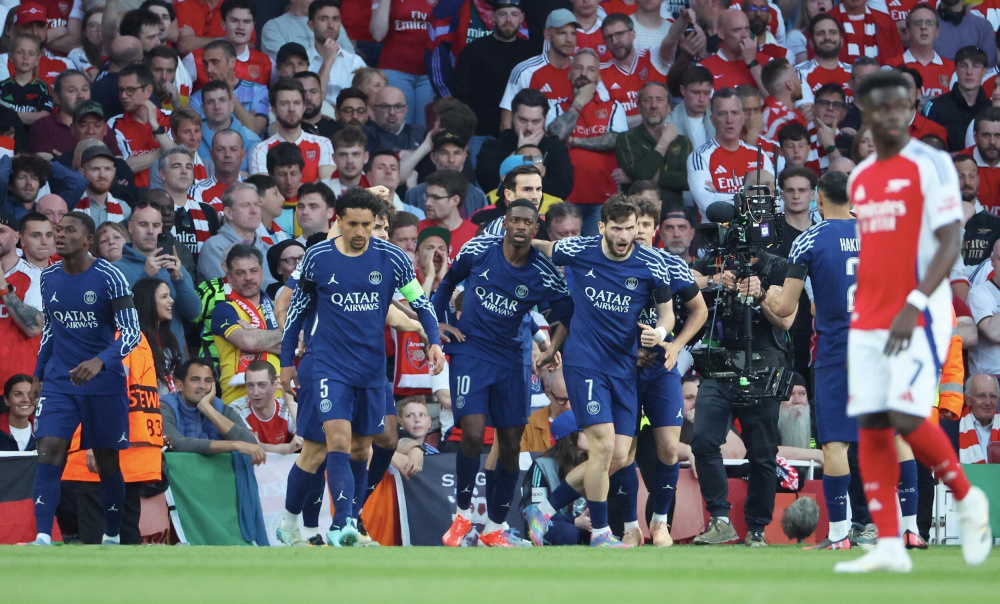 全家福宣，U16国少小将万项加盟塞尔超贝尔格莱德红星俱乐部（贝尔格莱德红星全家福官宣：U16国少万项正式加盟）