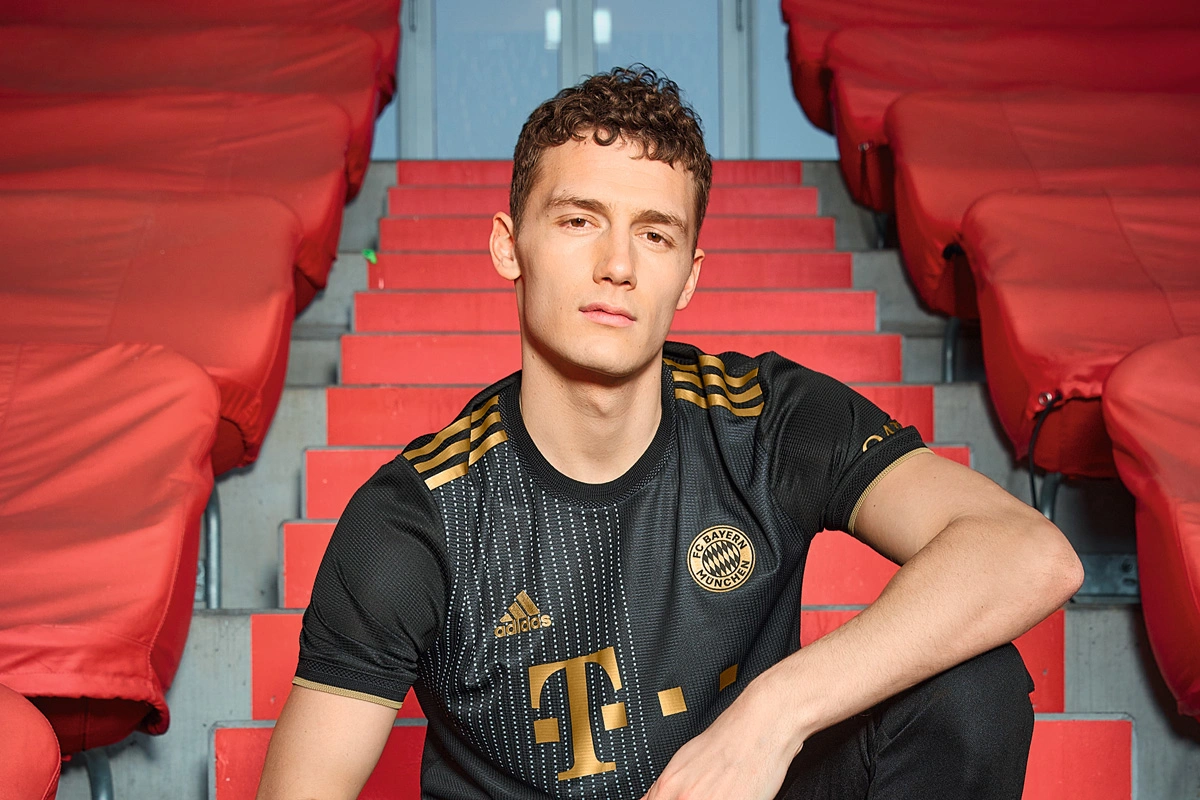 还要买中锋吗，曼晚评分：霍伊伦8分全场最高，B费、约罗7分（曼晚评分出炉：霍伊伦8分全场最佳，B费与约罗7分，中锋还要引援吗？）