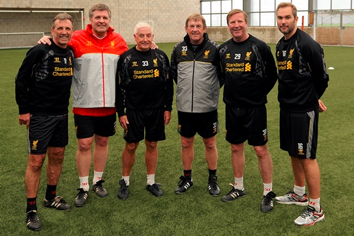 1次扛旗2次退赛！带伤出征的郑钦文，为何仍是湖北队的骄傲？（带伤仍前行：郑钦文一次扛旗两度退赛，何以依旧让湖北队自豪？）