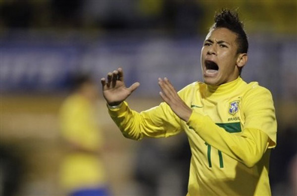 姆本扎：我和铁人签了两年合同，下赛季在中超继续为铁人效力（姆本扎：与铁人签两年合约，下赛季继续在中超为铁人出战）