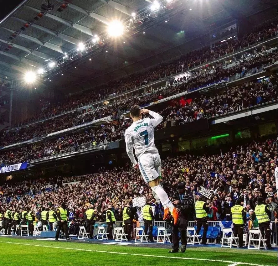 16岁103天，阿森纳小将萨蒙成为欧冠历史第6年轻参赛球员（年仅16岁103天，阿森纳小将萨蒙跻身欧冠史上第六年轻登场球员）