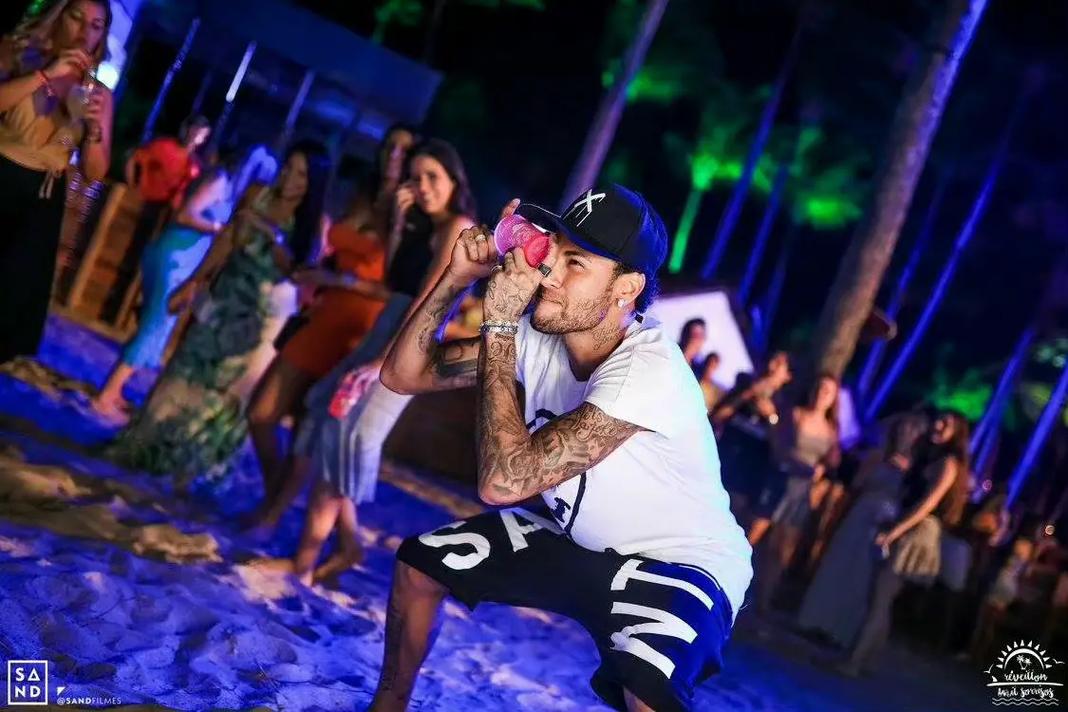 斯基拉：德佬计划与孔蒂加薪续约，并希望他长期留任（斯基拉：德佬拟与孔蒂涨薪续约，盼其长期执教）