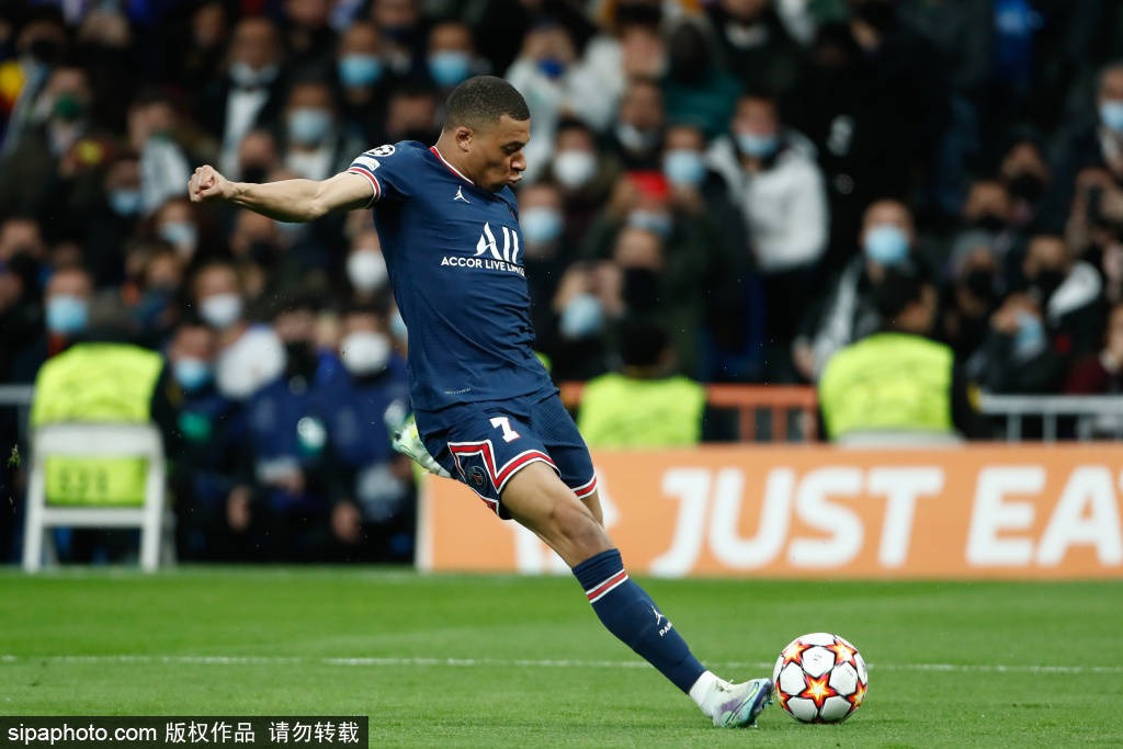 斯洛特：基耶萨生病了，加克波踢利兹联伤了将缺席几周