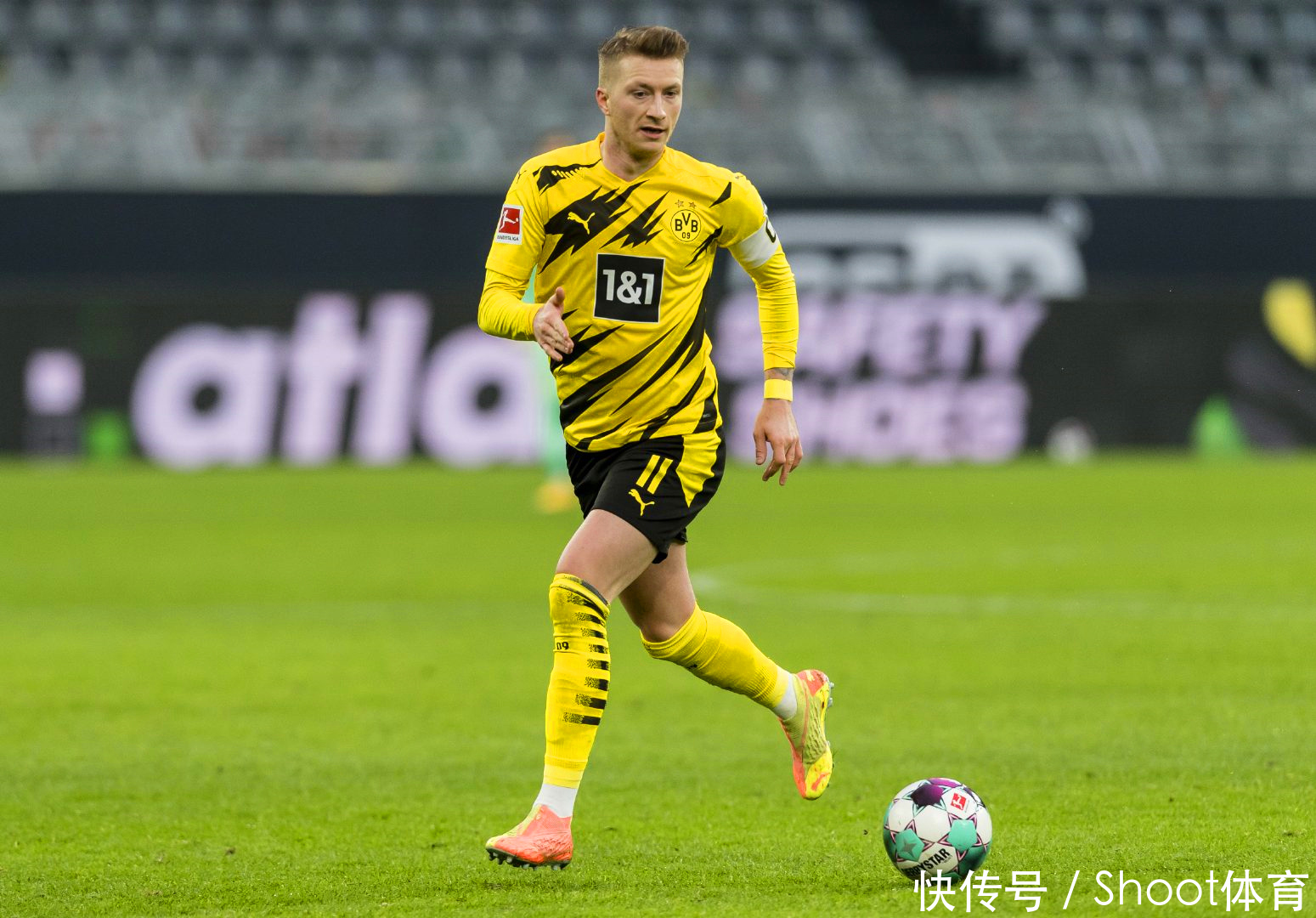 英超第13轮切尔西对阵阿森纳，双方均状态出色，争夺争冠席位，赛果待定。（英超第13轮：切尔西迎战阿森纳，双方状态正佳，力争跻身争冠行列，胜负未明）