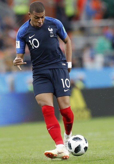 德天空：利物浦、曼城等豪门盯上迪奥曼德，莱比锡标价超1亿欧（德天空：利物浦、曼城等豪门有意迪奥曼德，莱比锡要价逾1亿欧元）