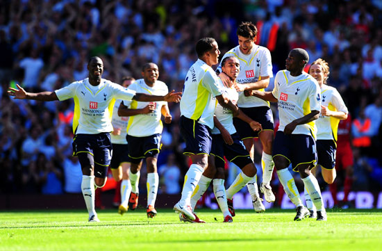 迈阿密国际vs纽约城首发：梅西领衔，苏亚雷斯替补（迈阿密国际对阵纽约城首发出炉：梅西率队出战，苏亚雷斯坐镇替补席）