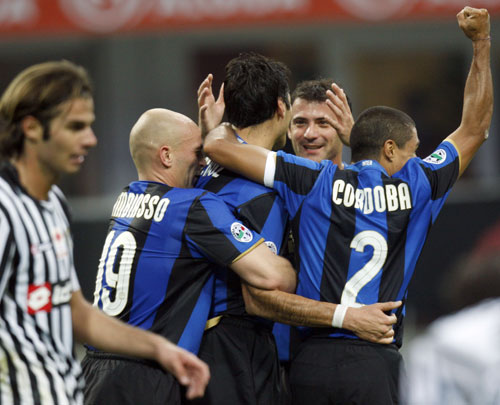 曼晚：曼联正在关注德国16岁中场艾希霍恩，转会费为2000万欧（曼晚：曼联考察德国16岁中场艾希霍恩，标价约2000万欧元）