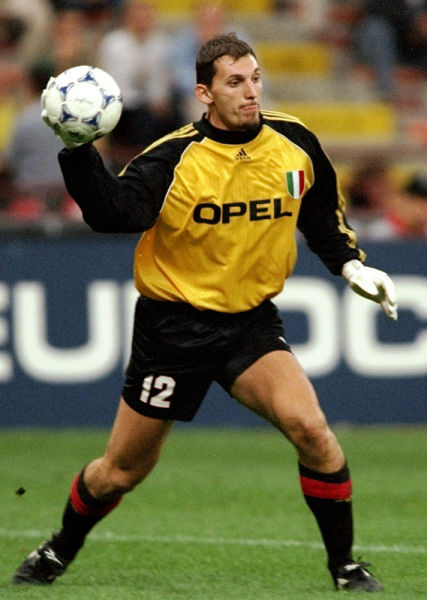 ESPN：内马尔将在休赛期切除部分半月板，最后三轮将带伤出战