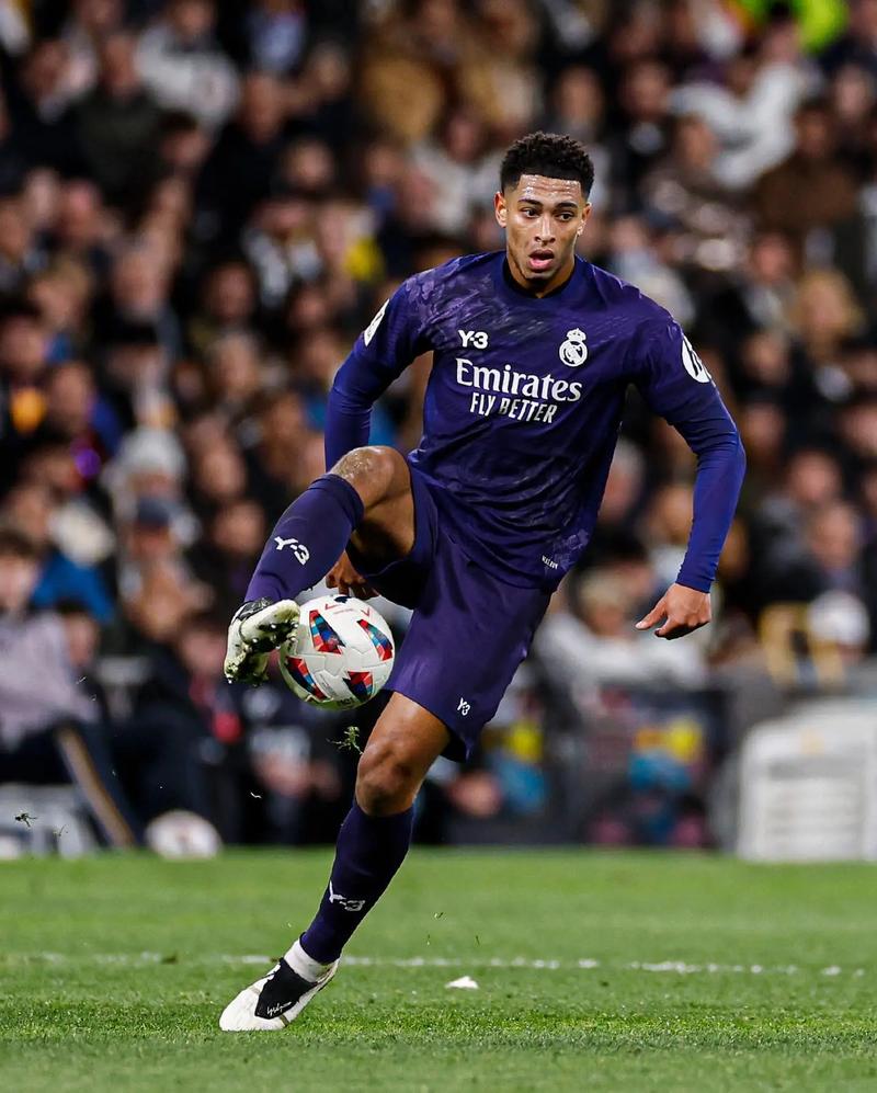 图片报：拜仁的球探考察了达伽马19岁的巴西边锋拉扬（图片报：拜仁派球探考察瓦斯科达伽马19岁巴西翼锋拉扬）