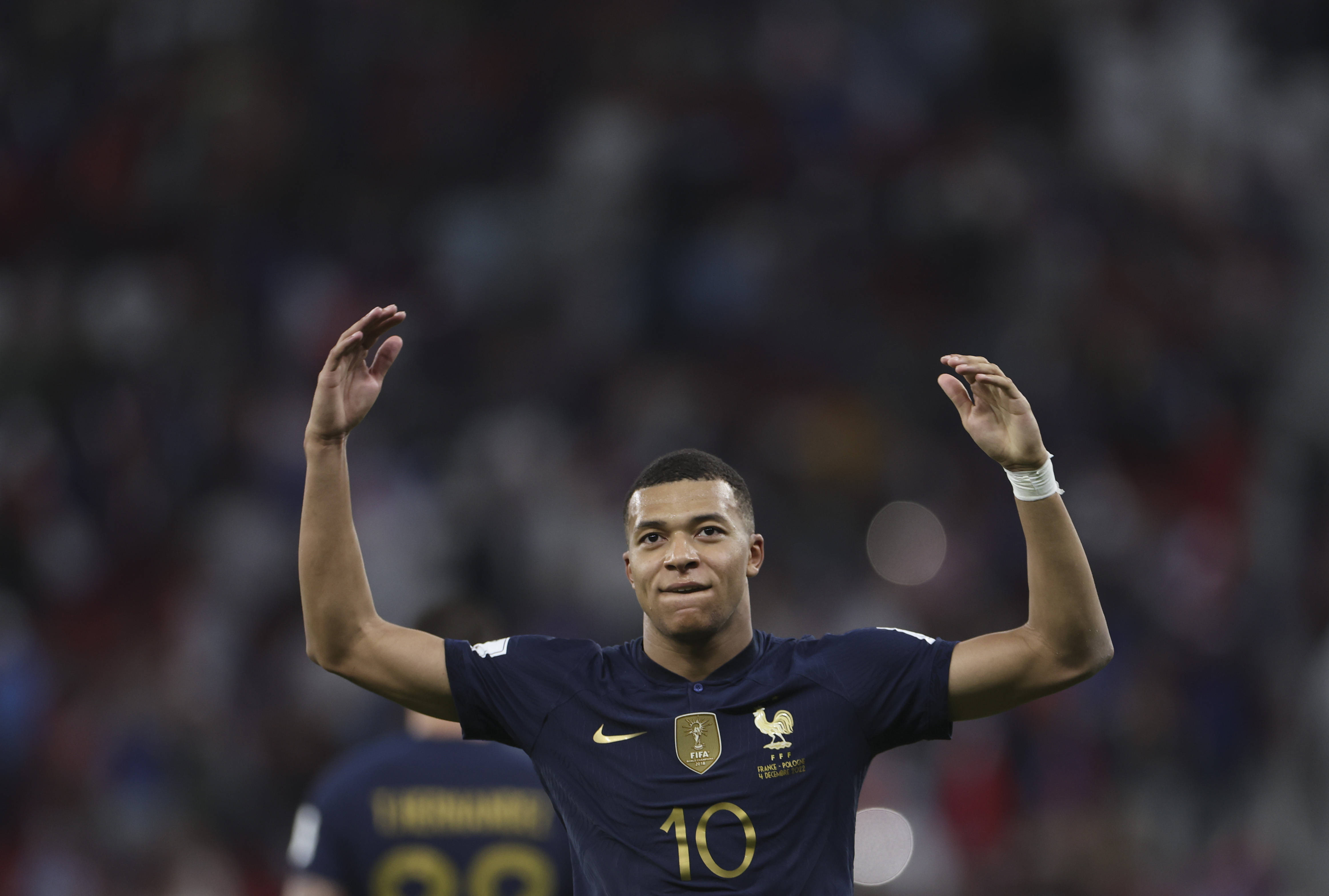 刘健：邵佳一做到了对每个人都公平，下班在路上也要思考问题（刘健称邵佳一对所有人公平，连下班路上也在琢磨工作）