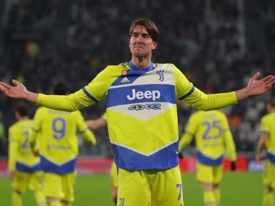 美记：字母哥今年夏天向队友透露，自己已接近转会尼克斯（美媒：字母哥今夏曾告知队友，自己距离转投尼克斯仅一步之遥）