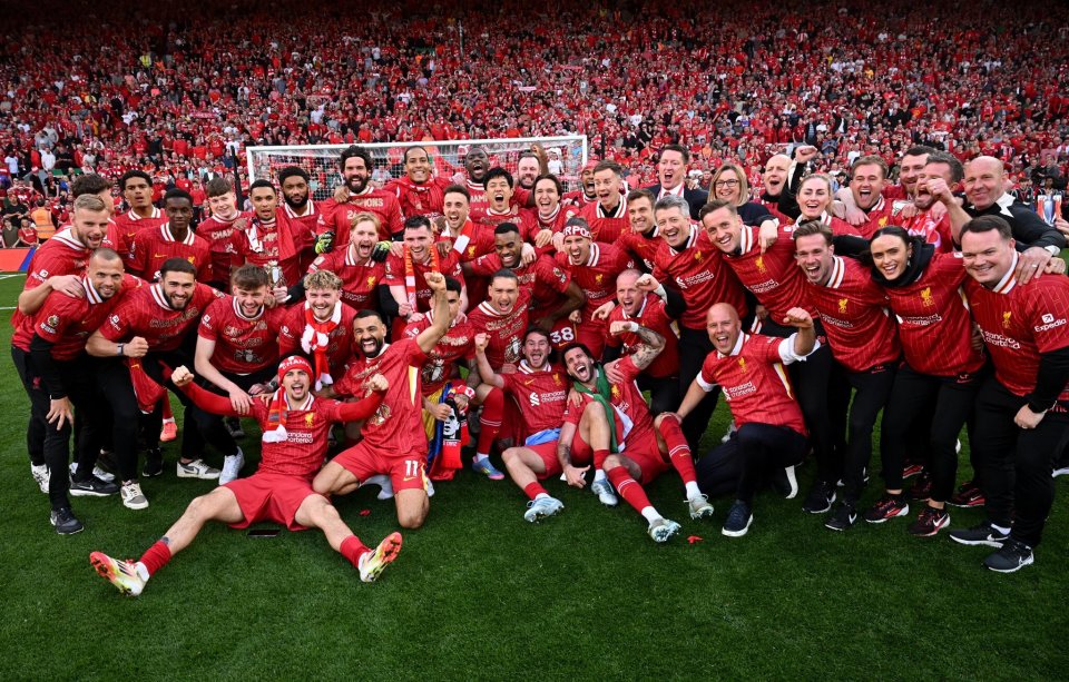 2025赛季中超最佳阵容：法比奥、瓦科领衔，蒋圣龙、朱辰杰入选（中超2025赛季最佳阵容出炉：法比奥、瓦科领衔，蒋圣龙与朱辰杰上榜）